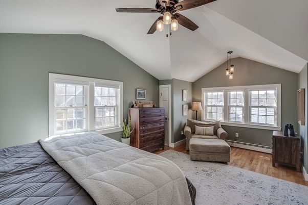 Bedroom, Interior, Pendant Lights, Wood Texture Flooring