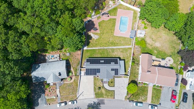 Exterior, Drone