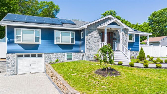 Attached, Exterior, Facade, Solar Panels, Split Level