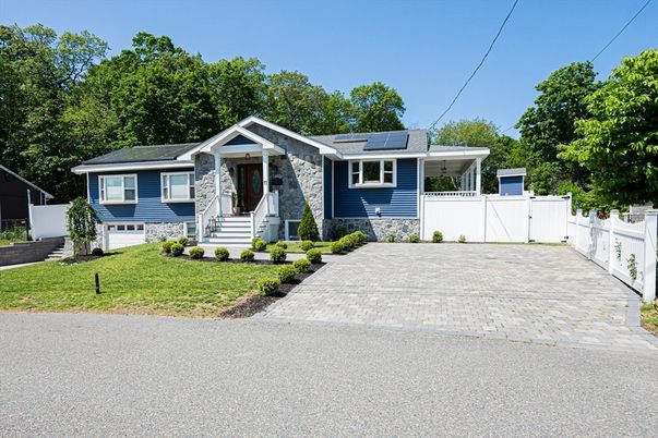 Exterior, Facade, Solar Panels, Cape Cod