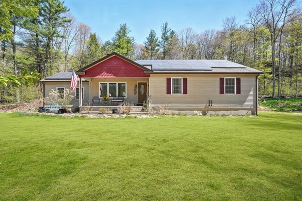 Backyard, Exterior, Facade, Solar Panels, Ranch