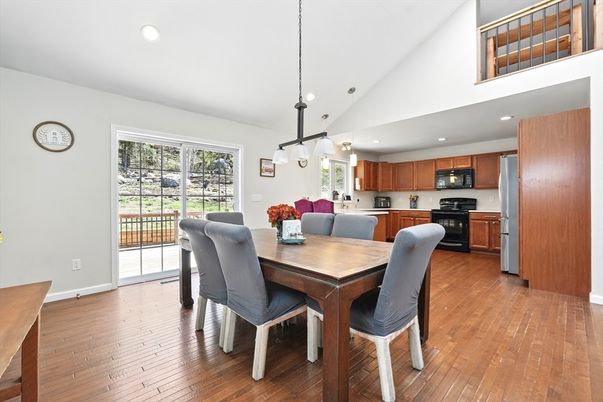 Dining room, Interior, Kitchen, Pendant Lights, Recessed Lighting, Stainless Steel Appliances, Wood Texture Flooring