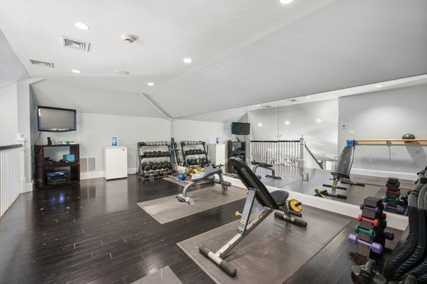 Fitness Equipment, Interior, Recessed Lighting, Wood Texture Flooring