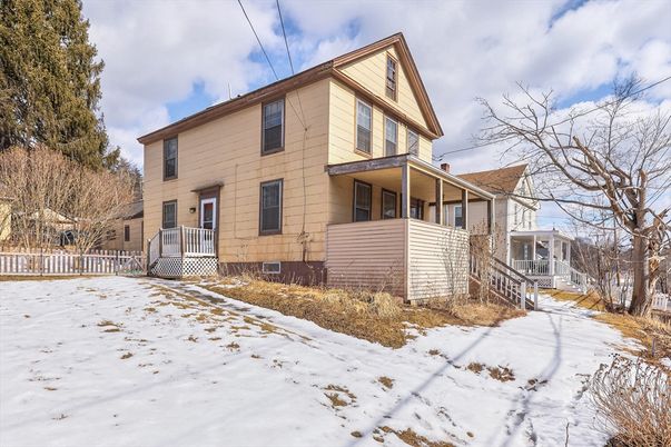 Backyard, Exterior, Facade, American Foursquare