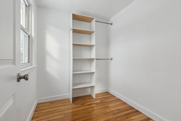 Interior, Walk-in Closets, Wood Texture Flooring