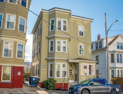 Exterior, Facade, Rowhouse