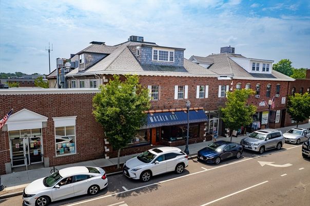 Exterior, Facade, Brick Facade, Rowhouse