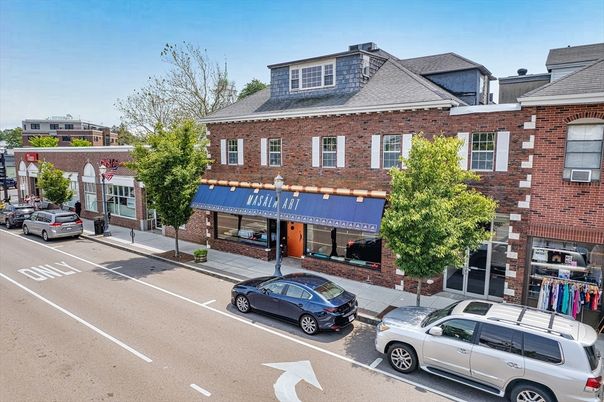 Exterior, Facade, Brick Facade, Rowhouse