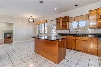 Fireplace, Interior, Kitchen, Recessed Lighting
