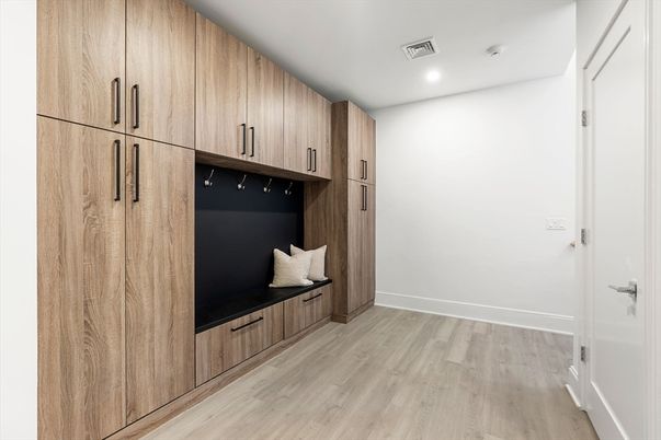 Interior, Recessed Lighting, Wood Texture Flooring