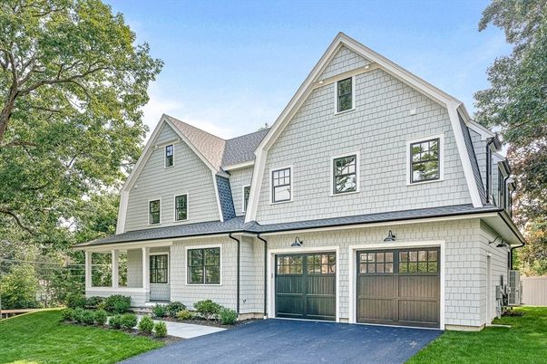 Attached, Exterior, Facade, Farmhouse