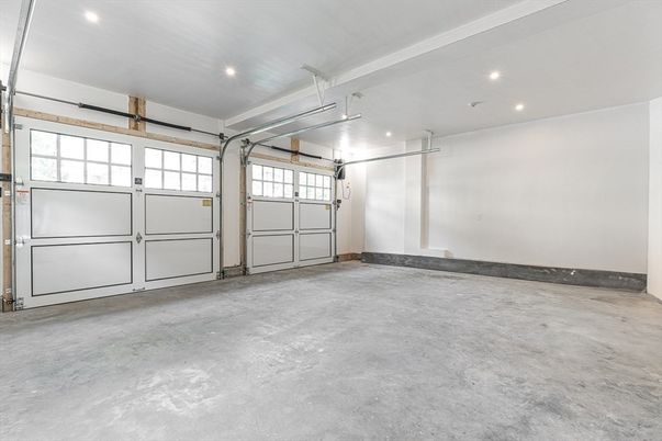 Garage, Interior, Recessed Lighting