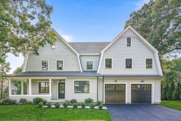Attached, Exterior, Facade, Farmhouse