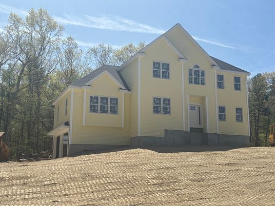 Attached, Exterior, Facade, Farmhouse