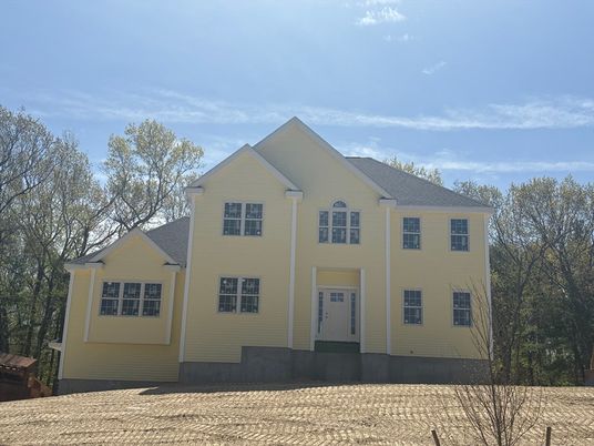Exterior, Facade, Farmhouse