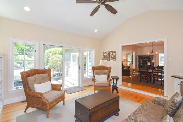 Dining room, Interior, Living room, Recessed Lighting, Wood Texture Flooring