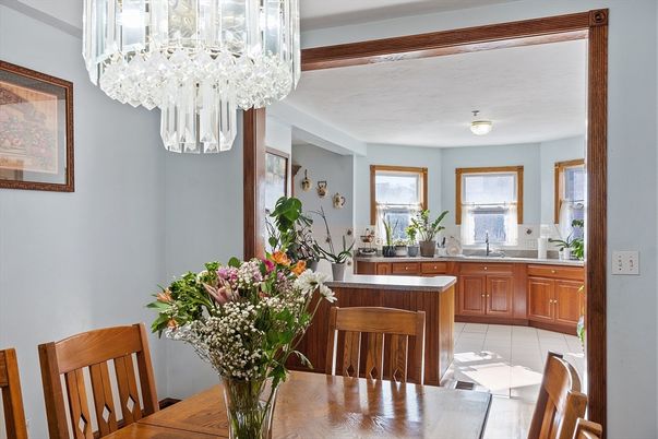 Chandelier, Dining room, Interior, Kitchen