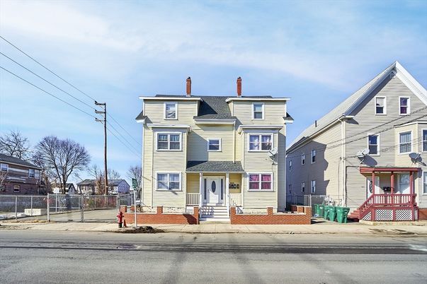 Exterior, Facade, Queen Anne Victorian