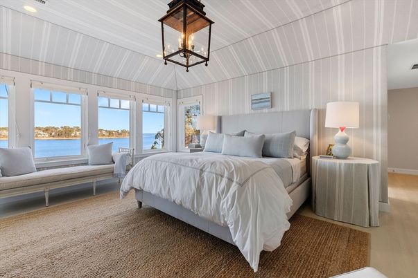 Bedroom, Interior, Pendant Lights, Recessed Lighting, Water