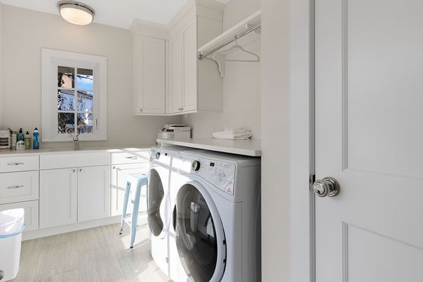Interior, Washer, Wood Texture Flooring