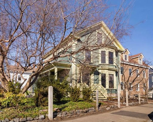 Exterior, Facade, Queen Anne Victorian