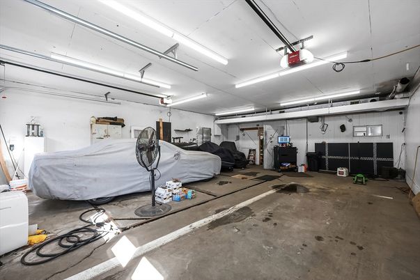 Garage, Interior