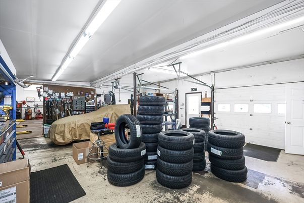 Garage, Interior