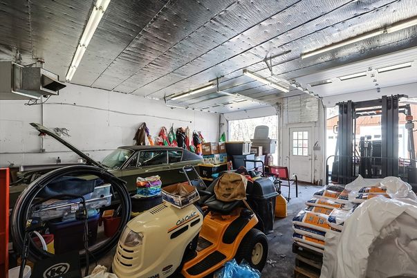 Garage, Interior