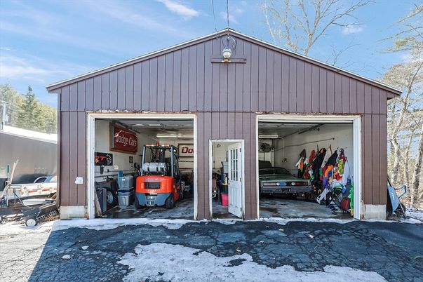 Detached Garage, Exterior