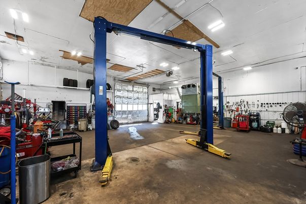 Fitness Equipment, Interior, Recessed Lighting