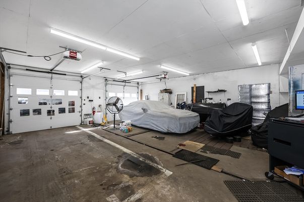 Garage, Interior