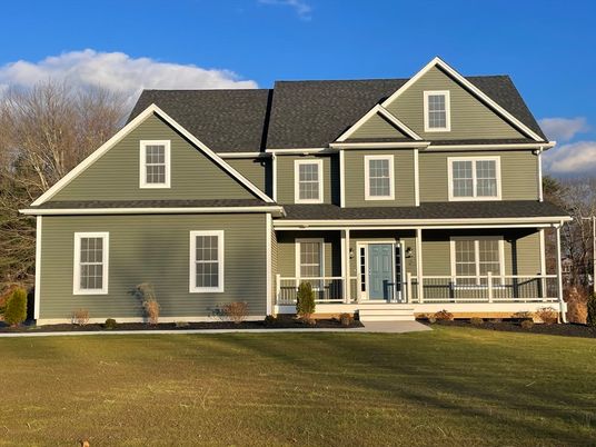 Exterior, Facade, Farmhouse