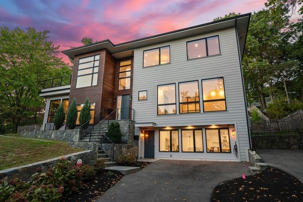 Exterior, Facade, Modern