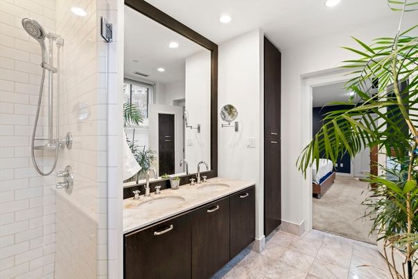 Bathroom, Interior, Recessed Lighting