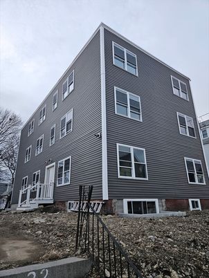 Exterior, Facade, Rowhouse