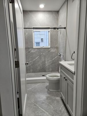 Bathroom, Interior, Marble Walls, Recessed Lighting