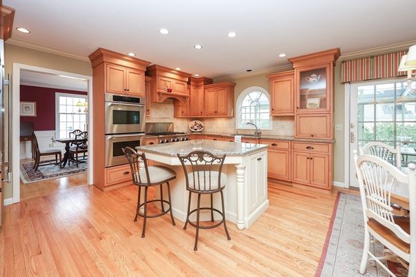Dining room, Interior, Kitchen, Recessed Lighting, Stainless Steel Appliances, Wood Texture Flooring