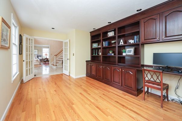 Interior, Recessed Lighting, Wood Texture Flooring