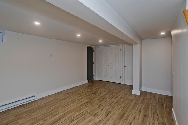 Empty room, Interior, Recessed Lighting, Wood Texture Flooring