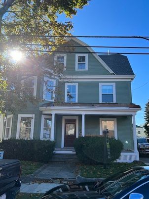 Exterior, Facade, Queen Anne Victorian