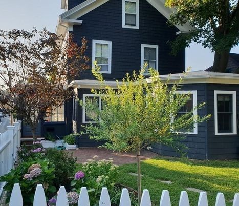 Exterior, Facade, Queen Anne Victorian
