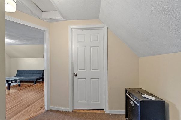 Interior, Washer, Wood Texture Flooring