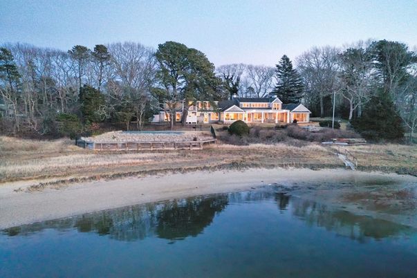 Exterior, Lake