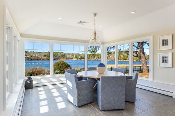 Dining room, Interior, Pendant Lights, Recessed Lighting, Water