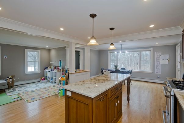 Dining room, Interior, Kitchen, Pendant Lights, Recessed Lighting, Wood Texture Flooring