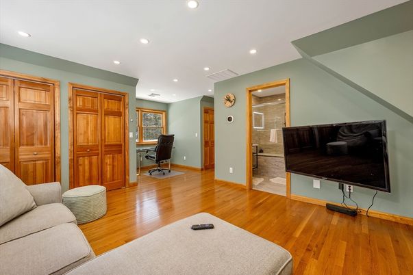 Home Office, Interior, Recessed Lighting, Wood Texture Flooring