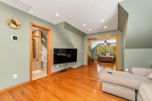 Bathroom, Interior, Recessed Lighting, Wood Texture Flooring