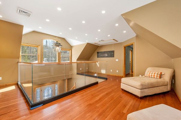 Interior, Recessed Lighting, Wood Texture Flooring