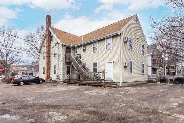Exterior, Facade, Cape Cod