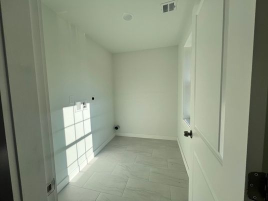 Empty room, Interior, Marble, Recessed Lighting